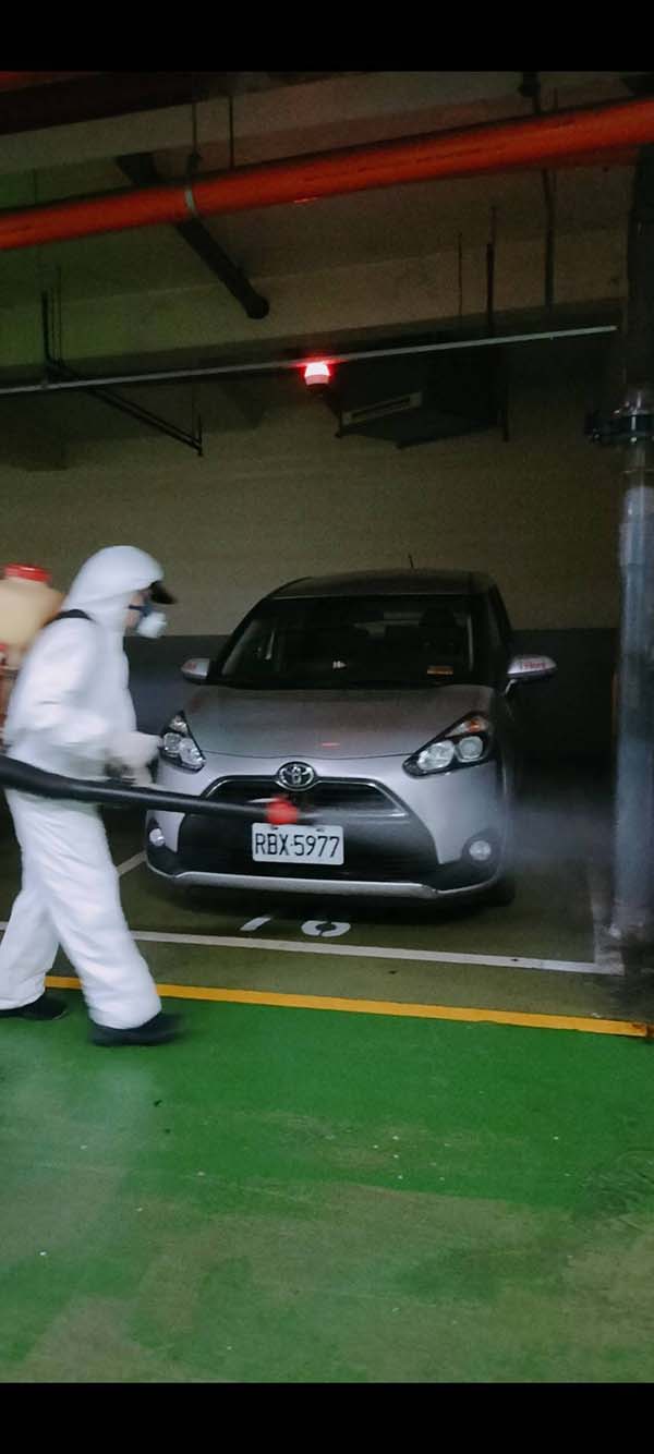 三峽大樓地下停車場消毒08