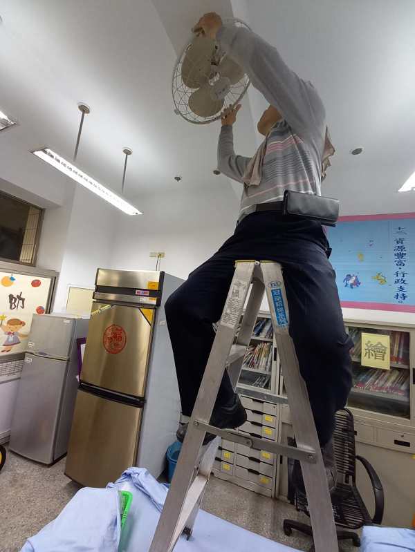 台北市文山區教室電風扇清潔