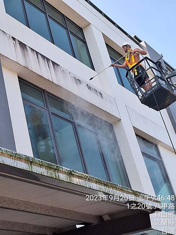 宜蘭員山鄉洗外牆