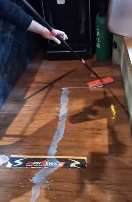 礁溪居酒屋地板清洗打蠟